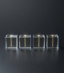 Crystal_glass_cubes_with_gold_202605061635